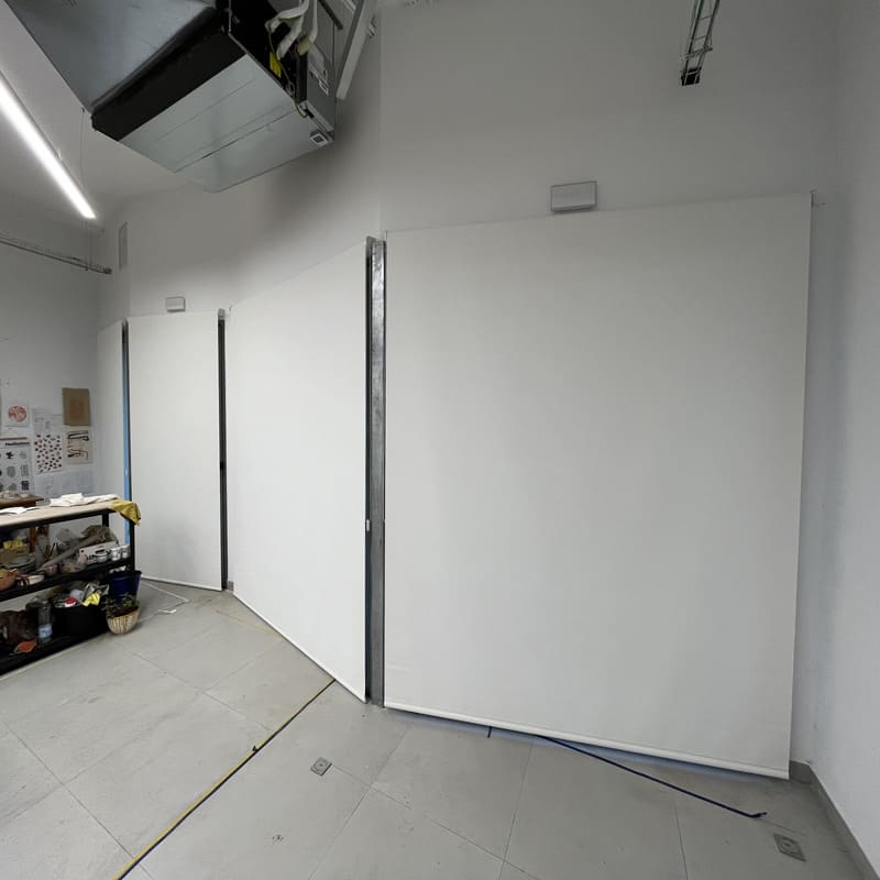 estores enrollables con sistema manual blanco bajados