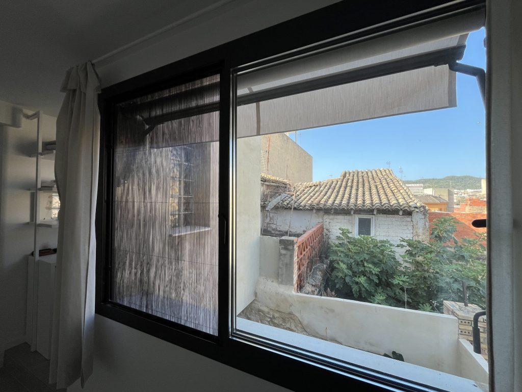 Mosquitera plisada para ventana