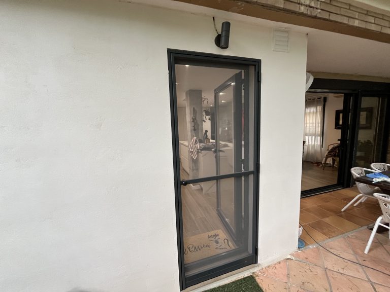 Mosquitera abatible para exterior