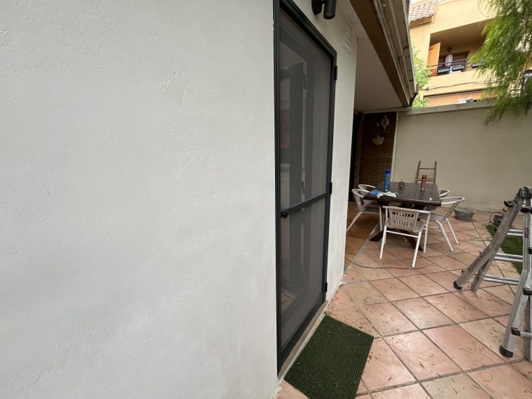 Mosquitera Abatible para puertas