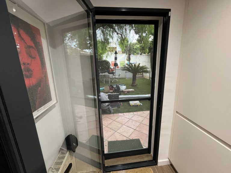 Mosquitera Abatible para puerta