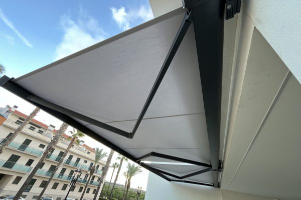 Toldo cofre motorizado