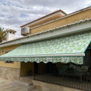 Toldo para terraza Toldo para terrazas y ventana. Toldo brazos extensibles
