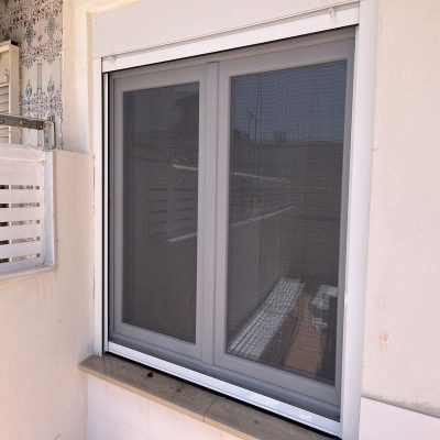 mosquitera enrollable blanca para exterior